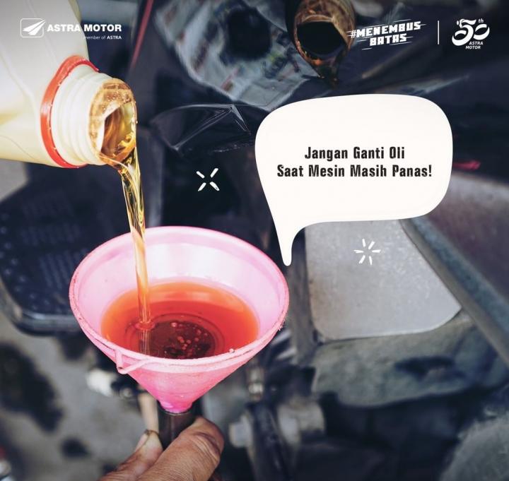 Resiko Ganti Oli Saat Mesih Panas